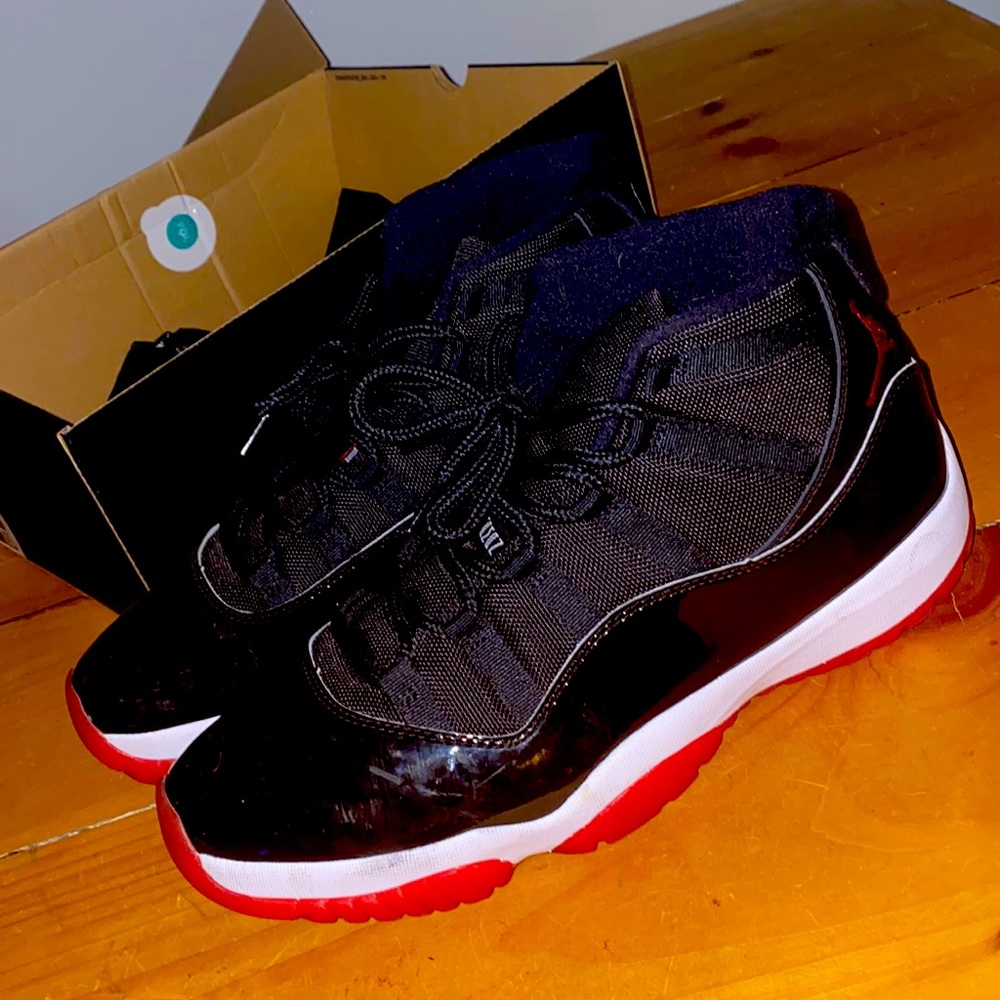 Used Bred 11s 2019. Send me offers getting rid of shoes.
